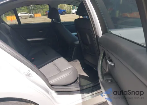 2006 BMW 330I z USA, uszkodzony, nr VIN WBAVB33586KR79558